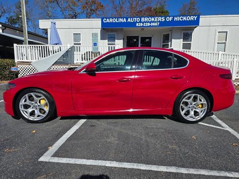 Used 2018 Alfa Romeo Giulia Ti image 3