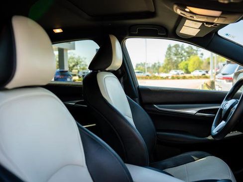 Used 2023 INFINITI QX55 Essential w/ Accent Package image 8