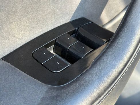 Used 2020 Tesla Model Y Long Range AWD/4WD image 18
