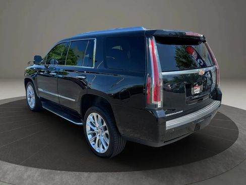 Used 2018 Cadillac Escalade Luxury AWD/4WD image 9