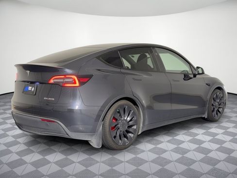 Used 2024 Tesla Model Y Performance AWD/4WD image 9