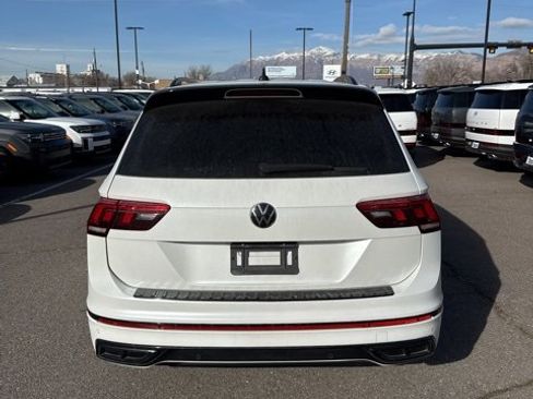 Used 2023 Volkswagen Tiguan SE R-Line image 6