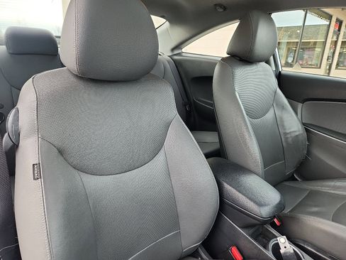 Used 2014 Hyundai Elantra w/ Option Group 2 image 28