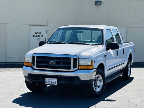 Used 1999 Ford F250 Lariat RWD image 3