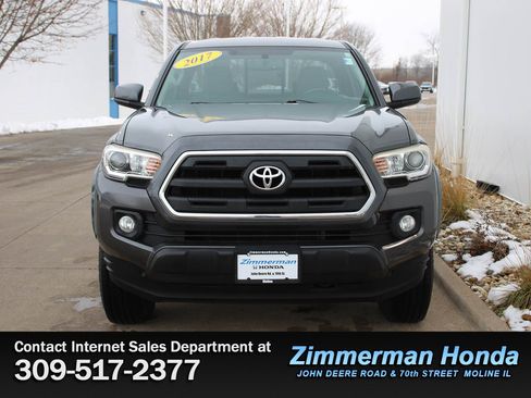Used 2017 Toyota Tacoma SR5 w/ Tow Package image 4