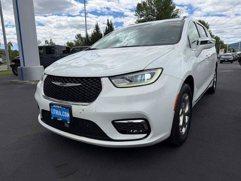 Used 2021 Chrysler Pacifica Limited w/ Premium & Safety Sphere Group AWD/4WD image 1