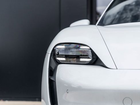 Certified 2021 Porsche Taycan RWD image 19