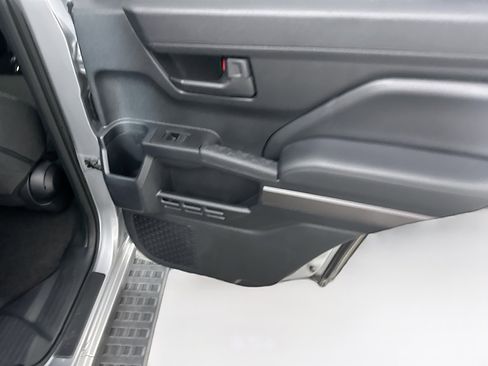 Used 2025 Toyota 4Runner SR5 image 29