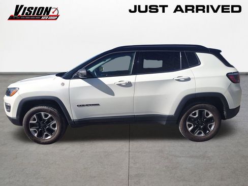 Used 2018 Jeep Compass Trailhawk w/ Leather Interior Group AWD/4WD image 2