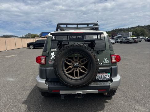 Used 2010 Toyota FJ Cruiser 4WD image 6