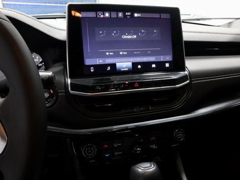 Used 2022 Jeep Compass Altitude image 31