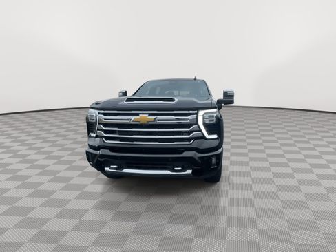 Used 2024 Chevrolet Silverado 2500 High Country w/ Technology Package image 4