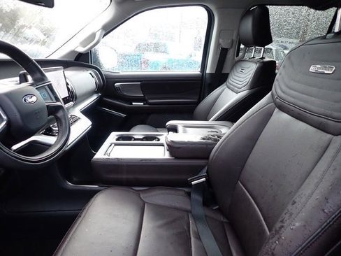 Certified 2025 Ford Expedition Max Platinum w/ Platinum Ultimate Package image 17