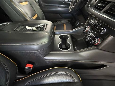 Used 2022 GMC Yukon AT4 w/ Technology Package AWD/4WD image 9