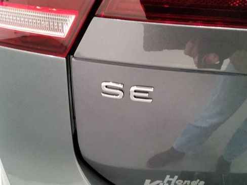 Used 2024 Volkswagen Tiguan SE R-Line image 44