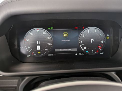 Used 2026 Land Rover Defender 110 X-Dynamic SE AWD/4WD image 19