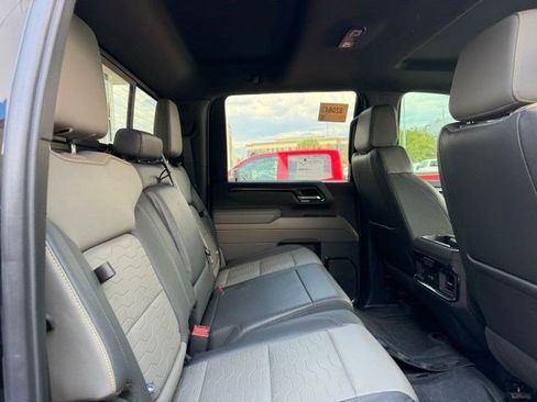 Used 2024 Chevrolet Silverado 2500 ZR2 w/ Technology Package AWD/4WD image 12