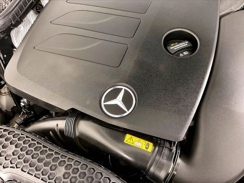 Used 2019 Mercedes-Benz C 300 Sedan image 32