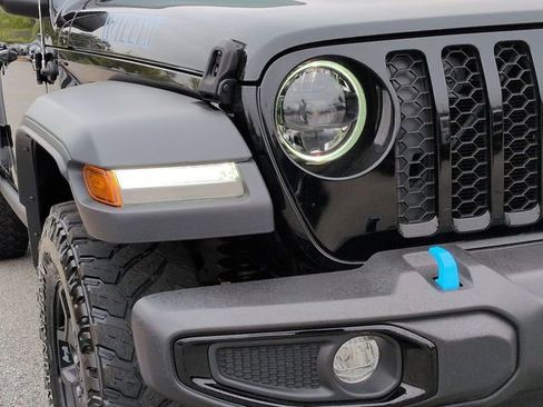 Certified 2023 Jeep Wrangler Unlimited w/ Cold Weather Group AWD/4WD image 11