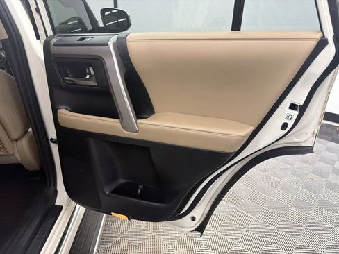 Used 2020 Toyota 4Runner Limited AWD/4WD image 18