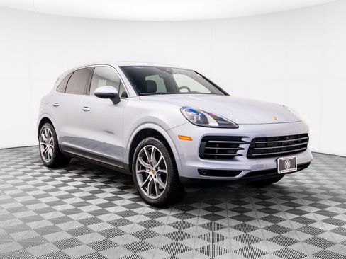 Certified 2023 Porsche Cayenne AWD/4WD image 6