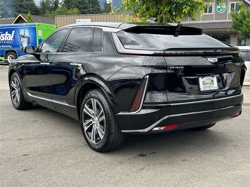 Used 2024 Cadillac Lyriq Luxury image 8