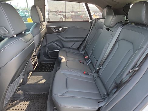 Used 2025 Audi Q8 Prestige AWD/4WD image 10