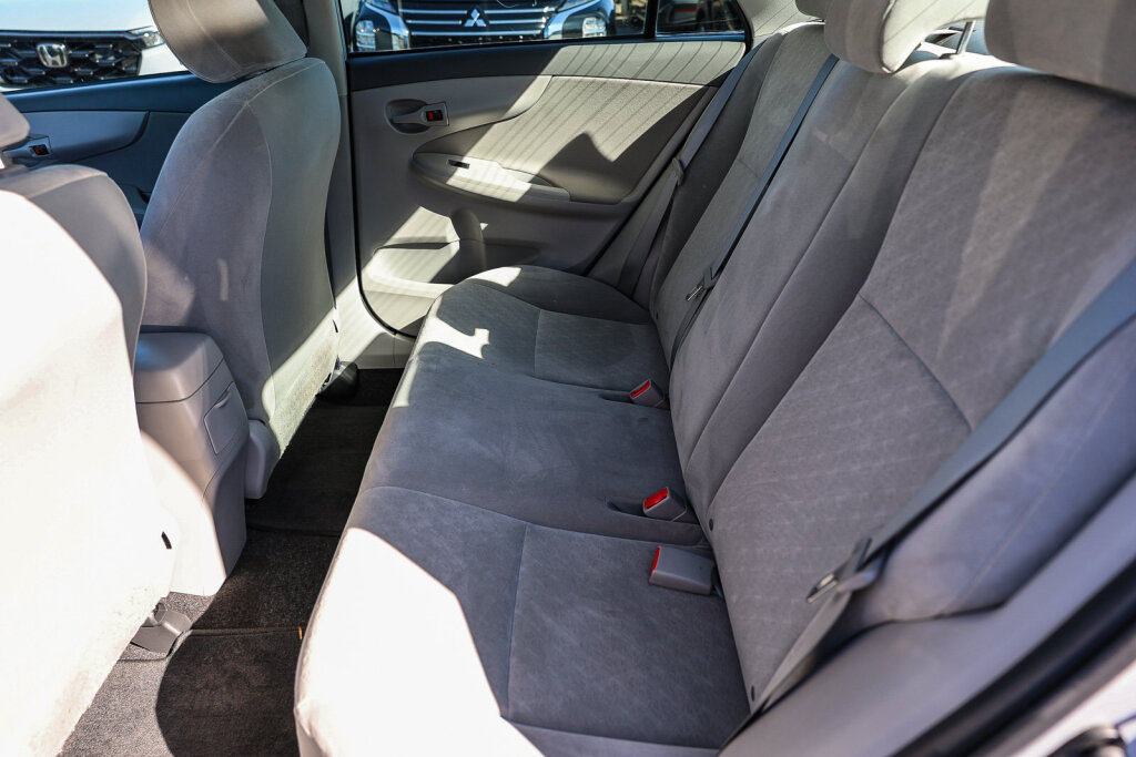 Used 2009 Toyota Corolla LE w/ All Weather Guard Pkg FWD image 6