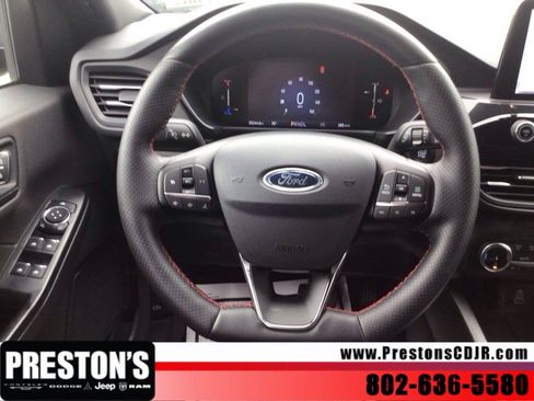 Used 2025 Ford Escape ST-Line Select AWD/4WD image 13