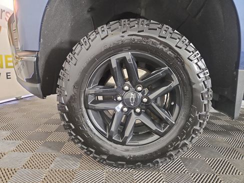 Used 2019 Chevrolet Silverado 1500 Custom Trail Boss w/ Custom Convenience Package AWD/4WD image 33