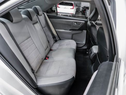 Used 2015 Toyota Camry XSE image 40