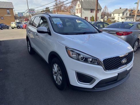 Used 2016 Kia Sorento FWD image 7