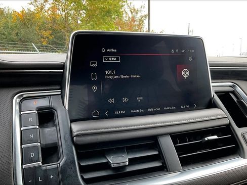 Used 2022 GMC Yukon XL SLT image 34