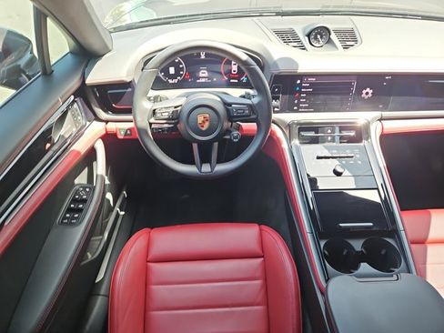 Certified 2024 Porsche Panamera 4 AWD/4WD image 19