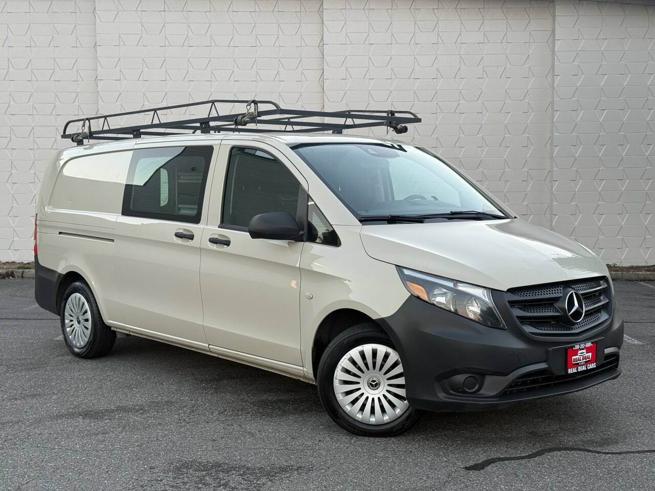Used 2019 Mercedes-Benz Metris image 3