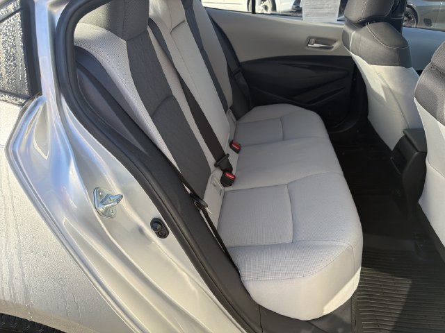 Used 2020 Toyota Corolla LE FWD image 17