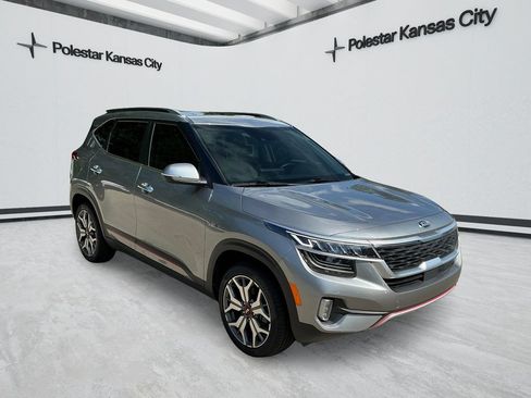 Used 2021 Kia Seltos SX w/ SX Sunroof Package AWD/4WD image 2