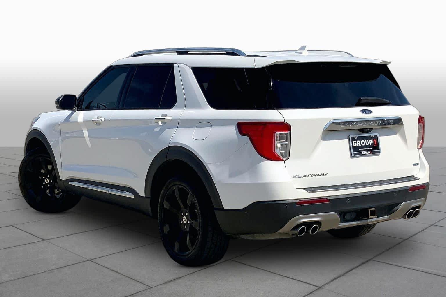 Used 2020 Ford Explorer Platinum w/ Premium Technology Package AWD/4WD image 12
