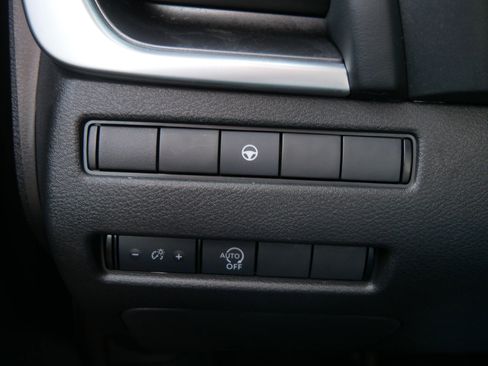 Used 2023 Nissan Rogue SV image 26