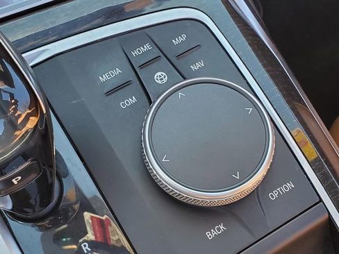 Used 2021 BMW 430i Convertible image 25