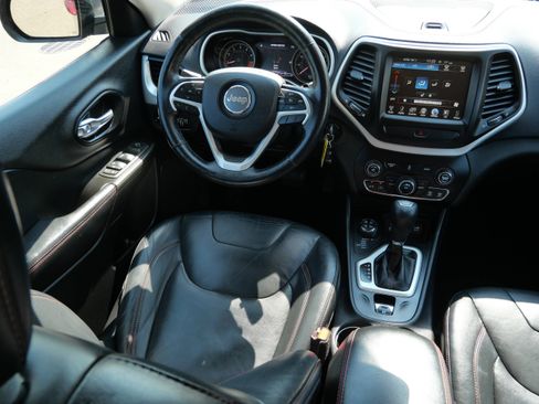 Used 2014 Jeep Cherokee Trailhawk w/ Leather Interior Group AWD/4WD image 9