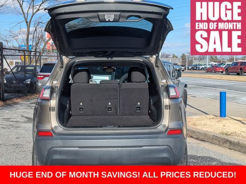 Used 2019 Jeep Cherokee Latitude w/ Cold Weather Group image 7