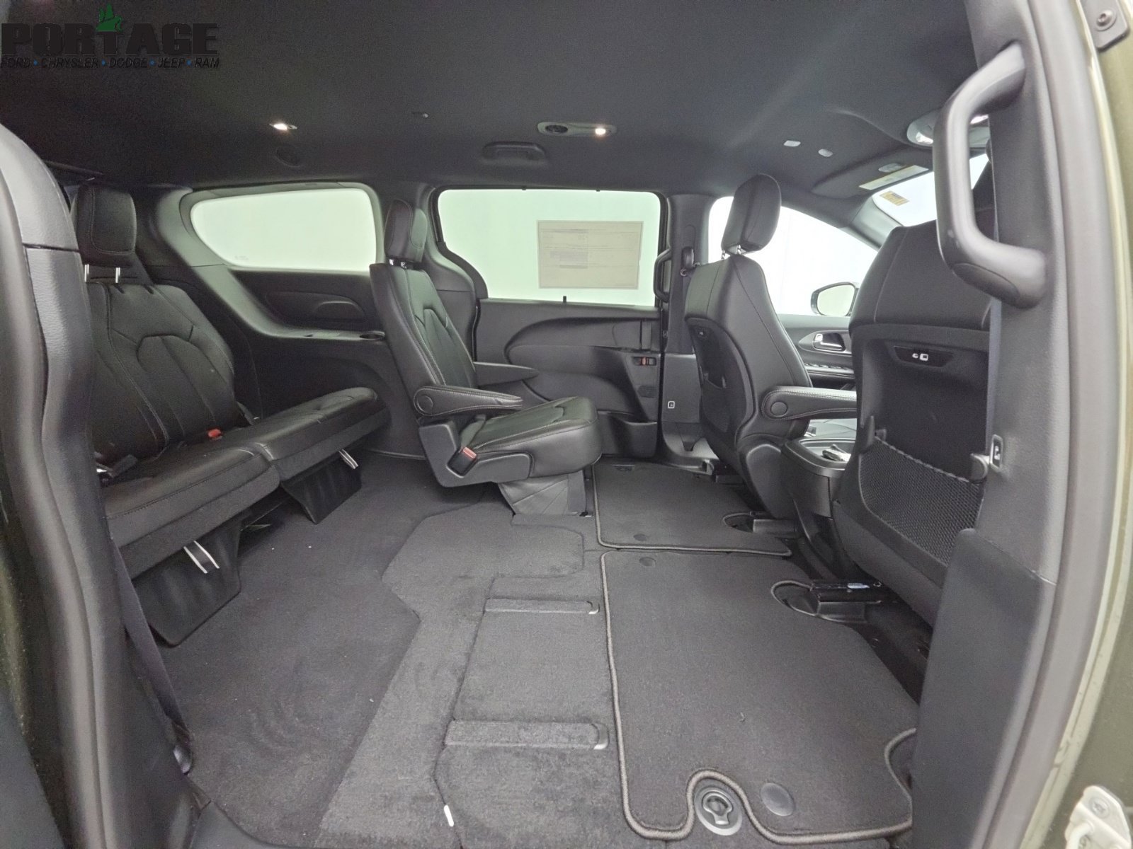 New 2027 Chrysler Pacifica Select AWD/4WD image 46