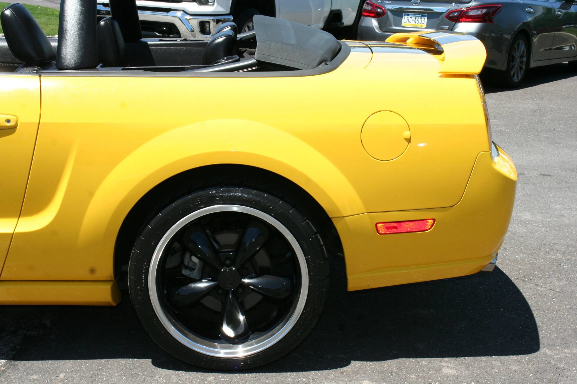 Used 2006 Ford Mustang GT Premium RWD image 17