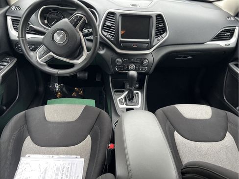 Used 2014 Jeep Cherokee Latitude w/ Comfort/Convenience Group FWD image 19