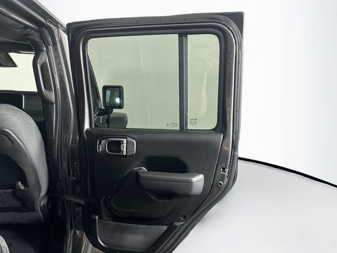 Used 2025 Jeep Wrangler Unlimited Rubicon AWD/4WD image 28