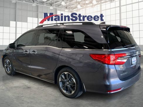 Used 2023 Honda Odyssey Elite image 3