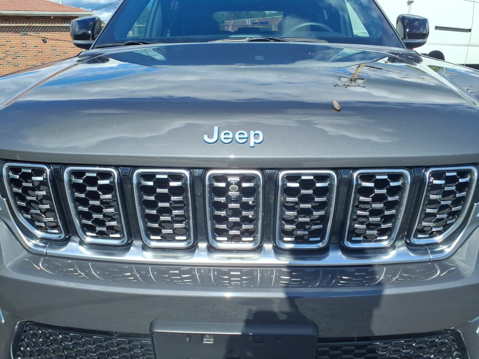 Used 2023 Jeep Grand Cherokee Summit w/ Luxury Tech Group V AWD/4WD image 12