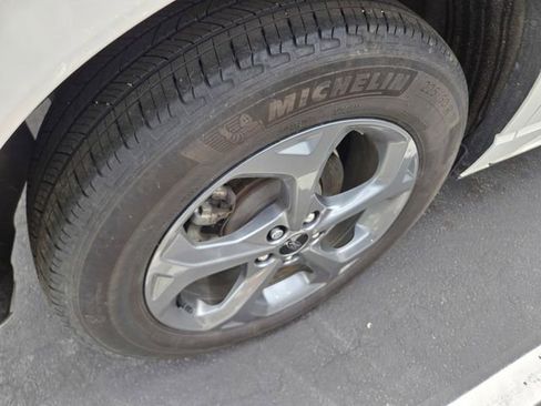 Used 2024 Ford Escape ST-Line w/ Tech Pack #1 AWD/4WD image 8