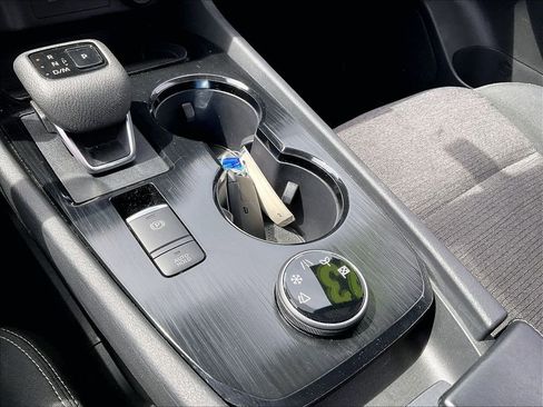 Used 2023 Nissan Rogue SV image 33